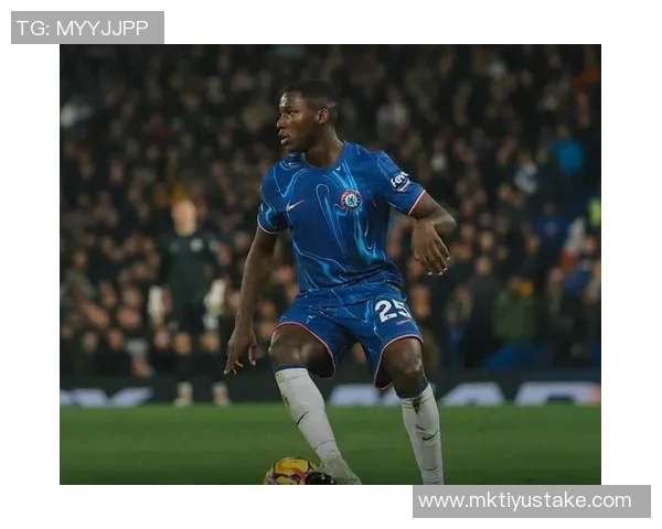 拉什福德重返球队训练场备战切尔西状态回暖信心满满