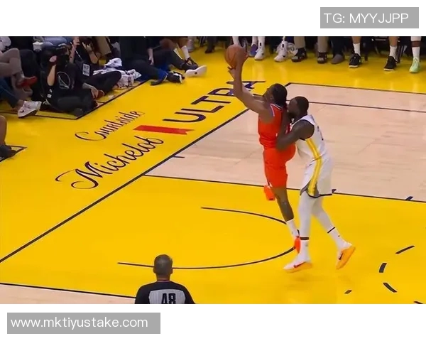 科尔赛前强调防守乔治暂停时温柔提醒球员专注